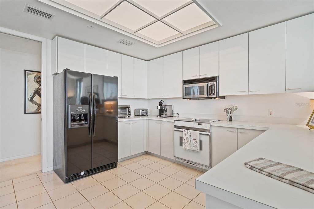 На продажу: $2,100,000 (3 спален, 2 ванн, 2464 Квадратных фут)