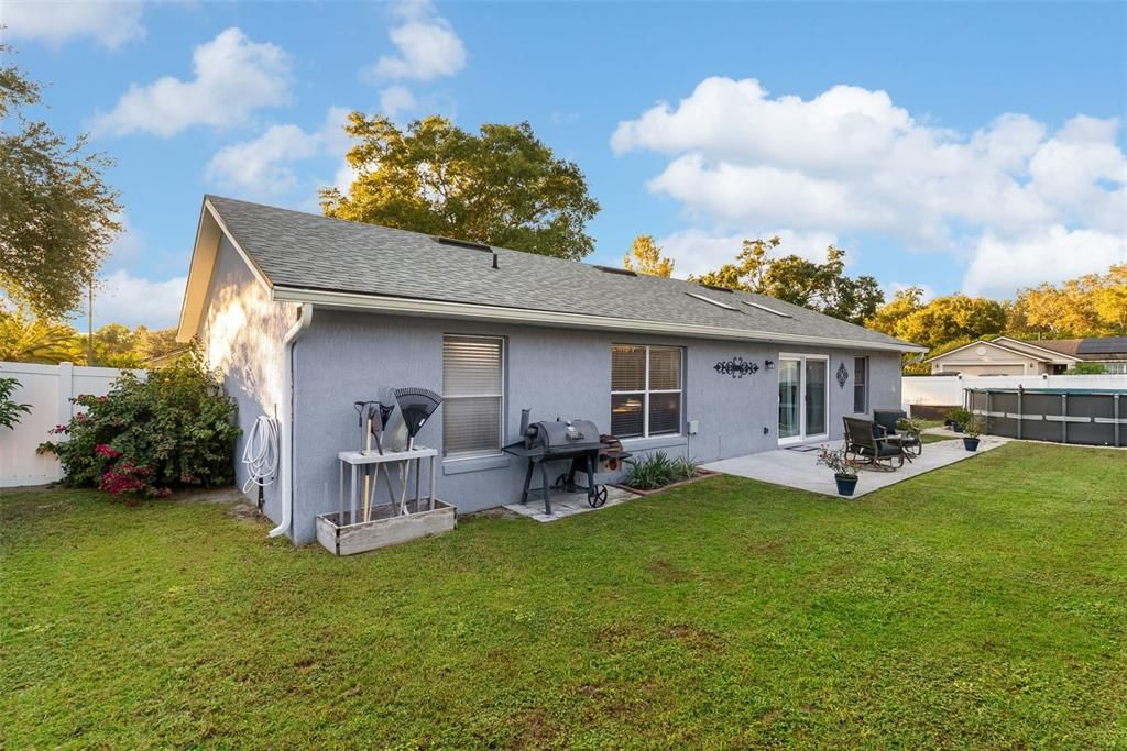 Active With Contract: $375,000 (3 beds, 2 baths, 1610 Square Feet)