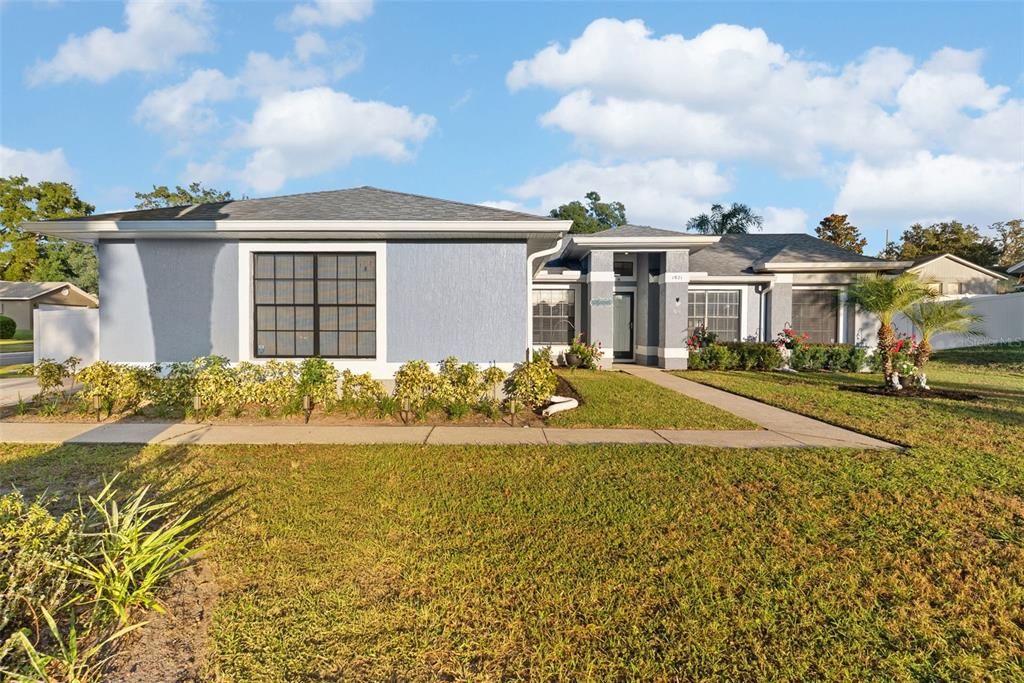 Active With Contract: $375,000 (3 beds, 2 baths, 1610 Square Feet)