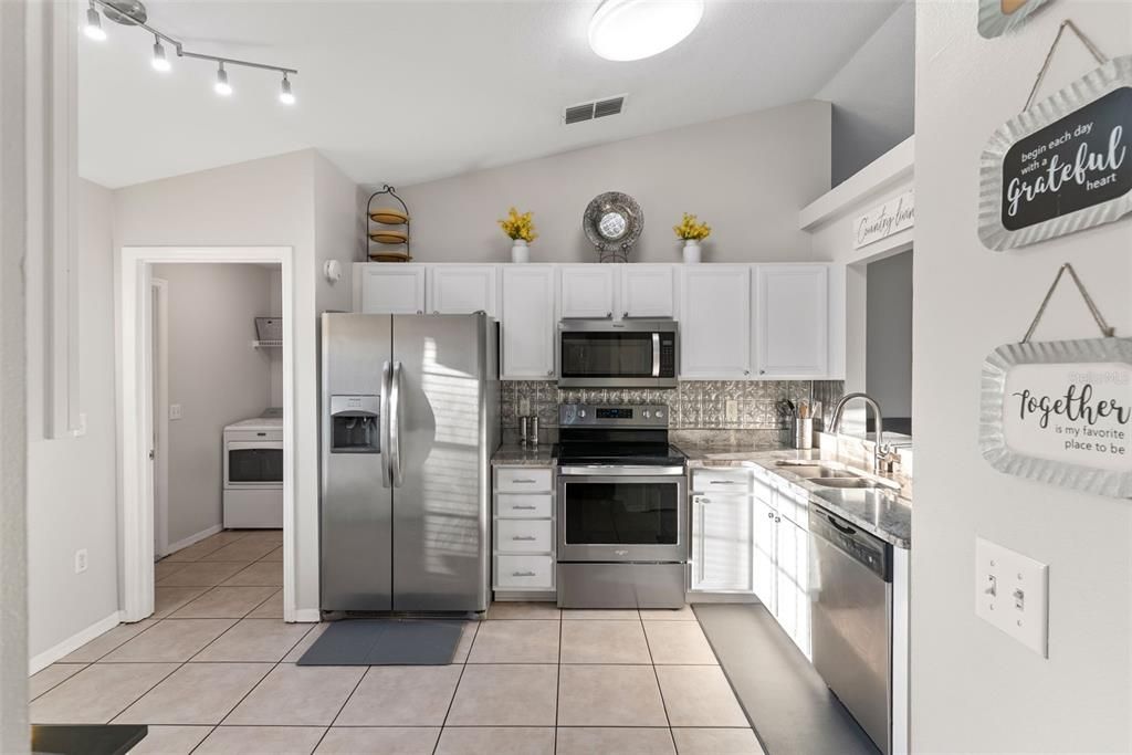 Active With Contract: $375,000 (3 beds, 2 baths, 1610 Square Feet)