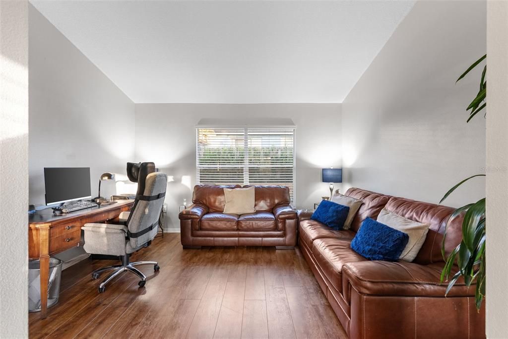 Active With Contract: $375,000 (3 beds, 2 baths, 1610 Square Feet)