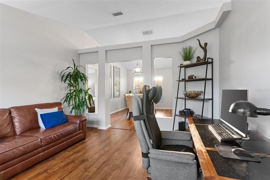 Active With Contract: $375,000 (3 beds, 2 baths, 1610 Square Feet)