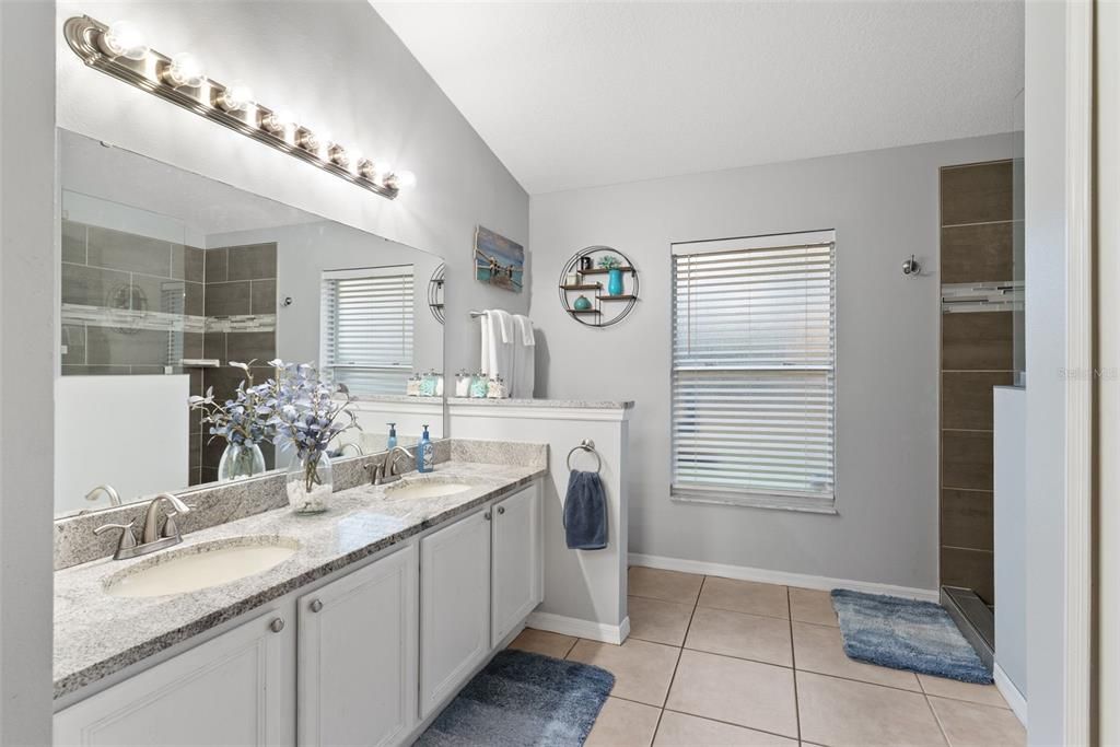 Active With Contract: $375,000 (3 beds, 2 baths, 1610 Square Feet)