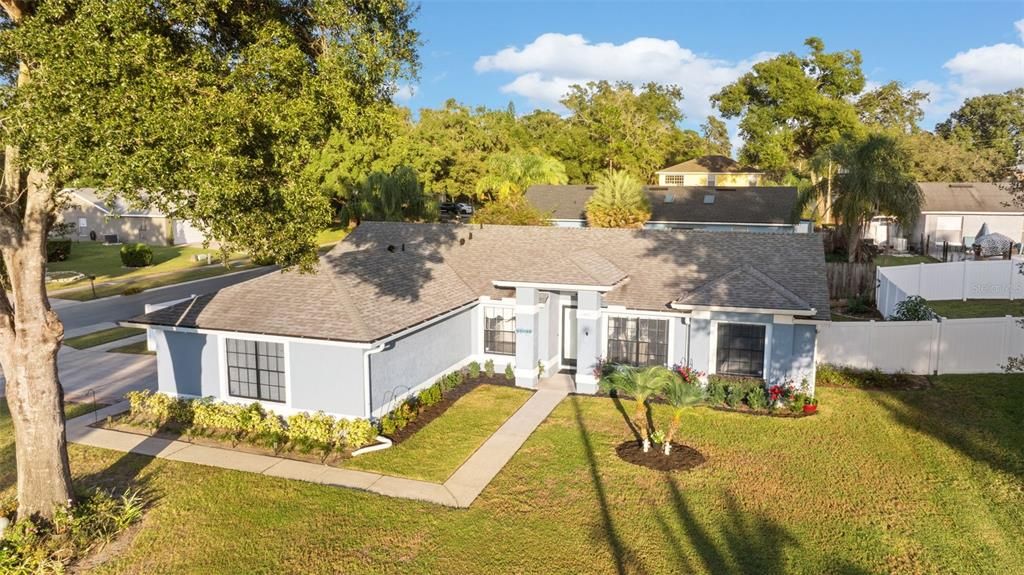 Active With Contract: $375,000 (3 beds, 2 baths, 1610 Square Feet)