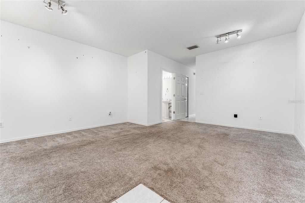 待售: $230,000 (3 贝兹, 2 浴室, 1506 平方英尺)