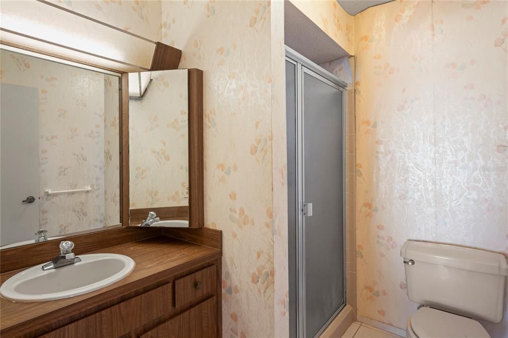 待售: $178,000 (2 贝兹, 2 浴室, 1218 平方英尺)