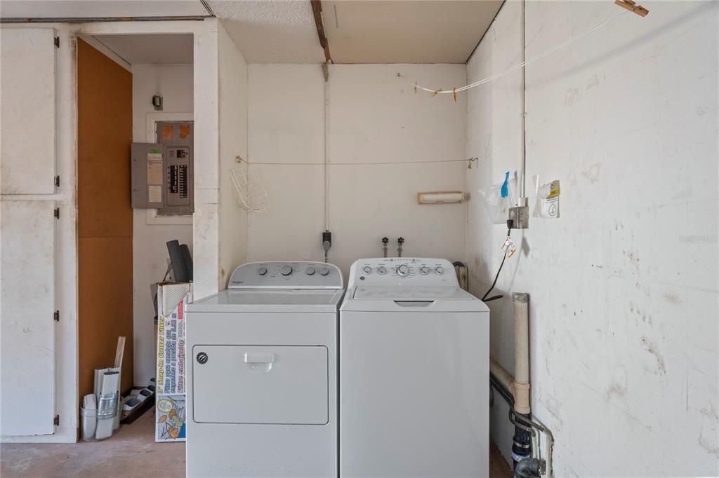 待售: $178,000 (2 贝兹, 2 浴室, 1218 平方英尺)