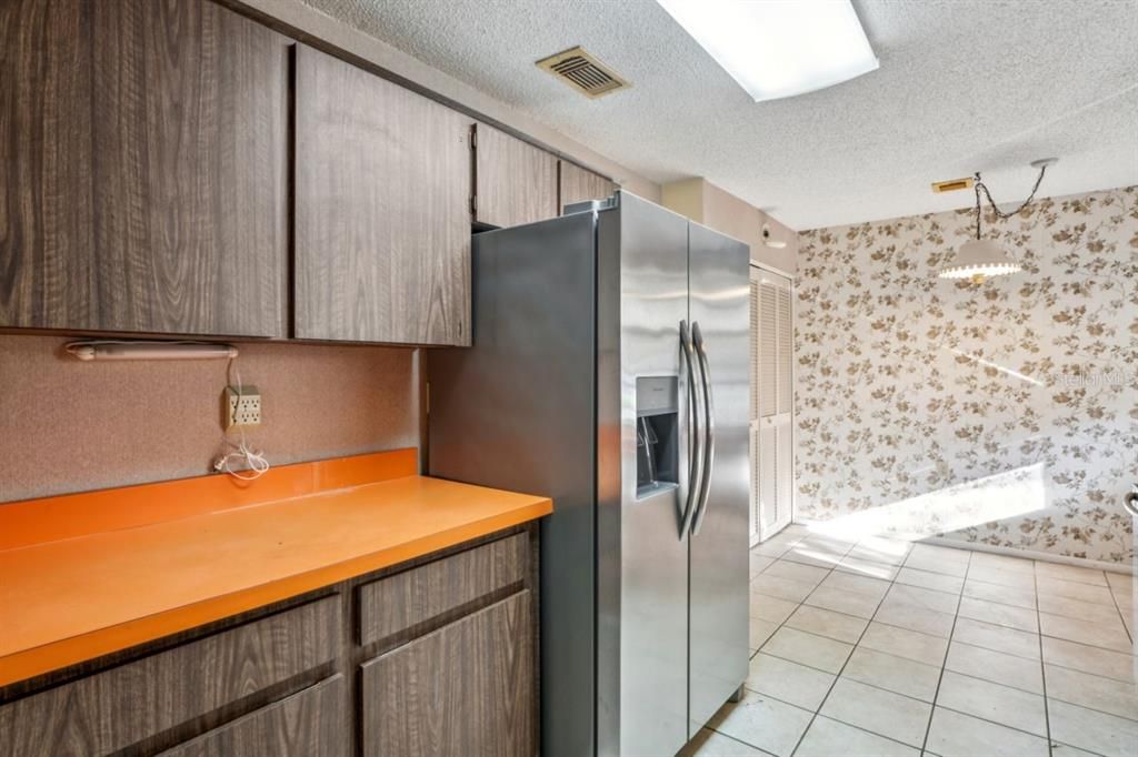 待售: $178,000 (2 贝兹, 2 浴室, 1218 平方英尺)