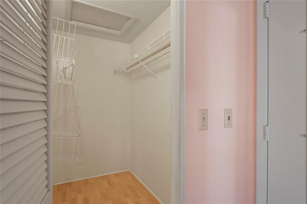 待售: $178,000 (2 贝兹, 2 浴室, 1218 平方英尺)