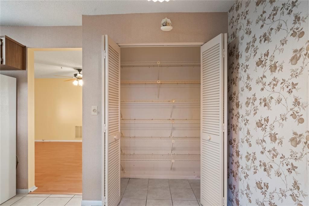 待售: $178,000 (2 贝兹, 2 浴室, 1218 平方英尺)