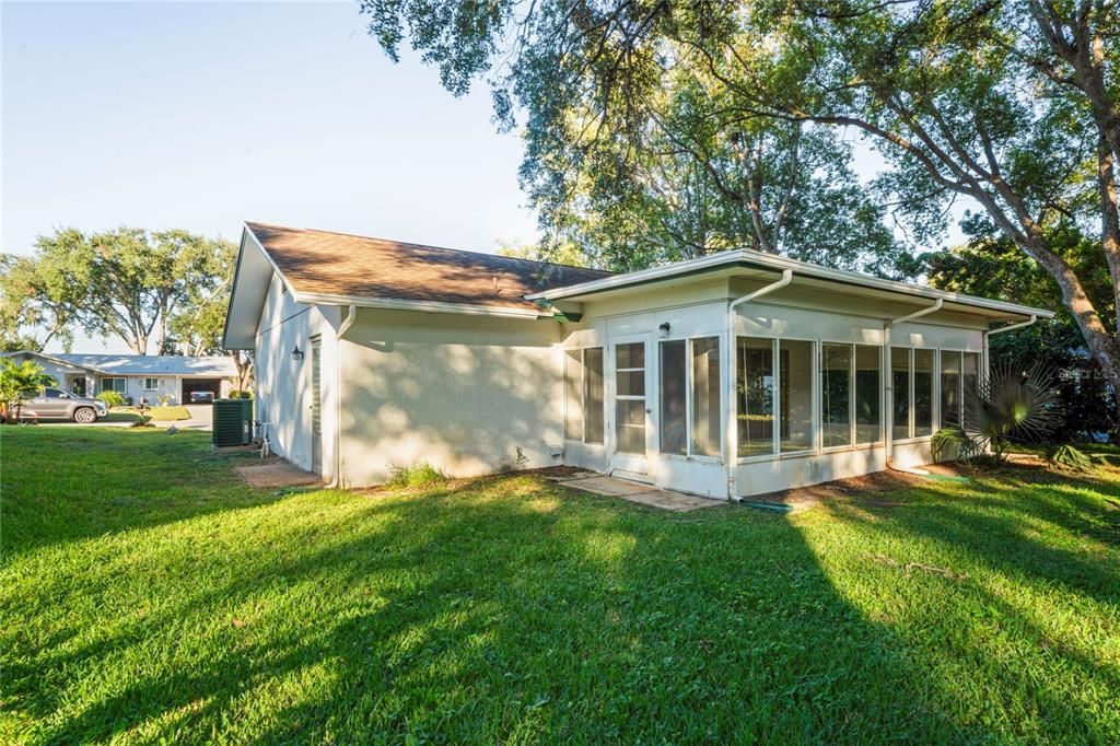 待售: $178,000 (2 贝兹, 2 浴室, 1218 平方英尺)