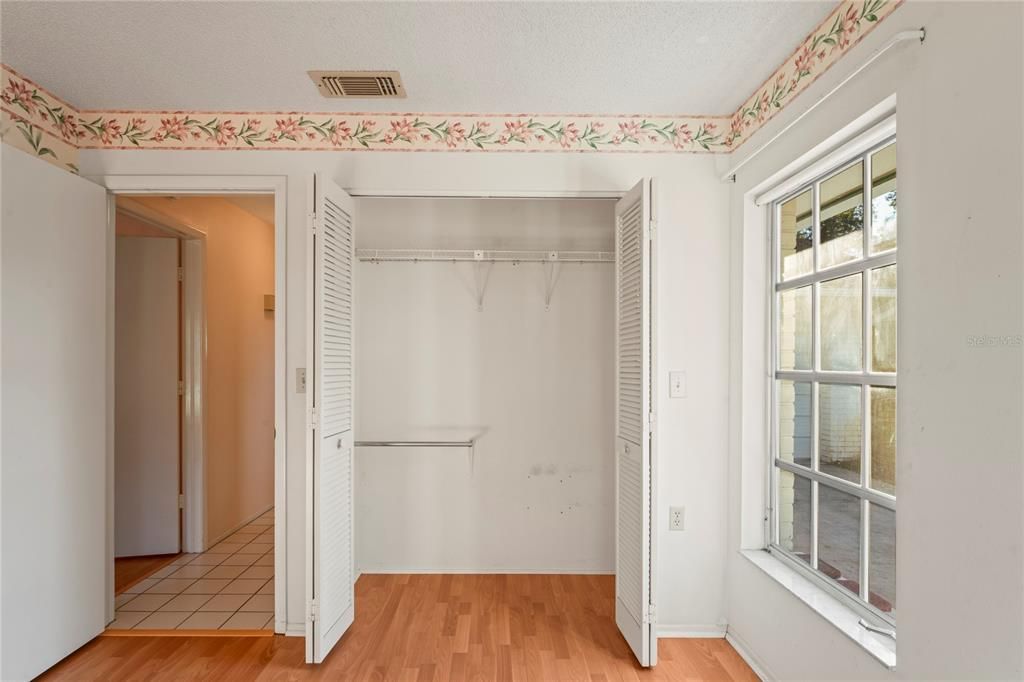 待售: $178,000 (2 贝兹, 2 浴室, 1218 平方英尺)