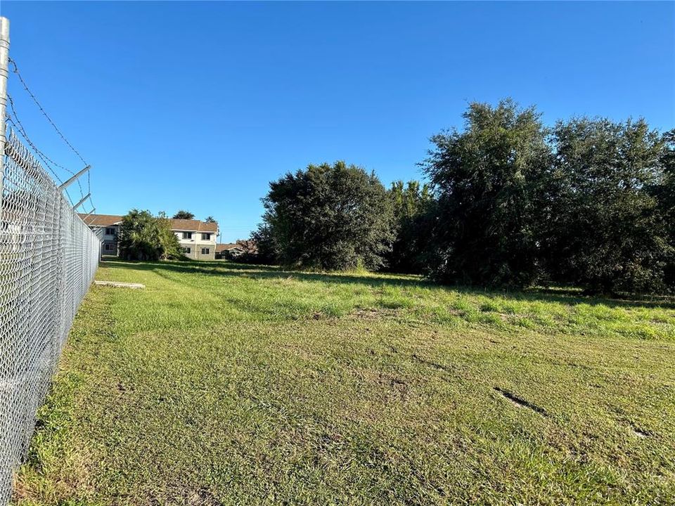 For Sale: $1,000,000 (4.27 acres)