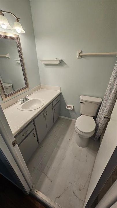 待售: $165,000 (2 贝兹, 1 浴室, 853 平方英尺)