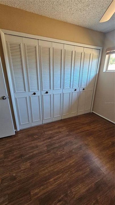 待售: $165,000 (2 贝兹, 1 浴室, 853 平方英尺)