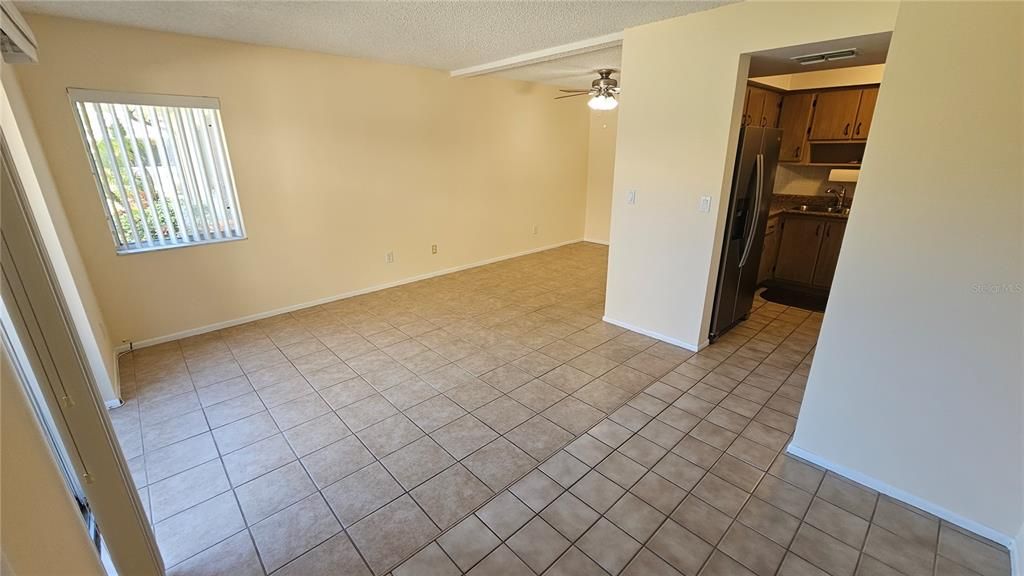 待售: $165,000 (2 贝兹, 1 浴室, 853 平方英尺)