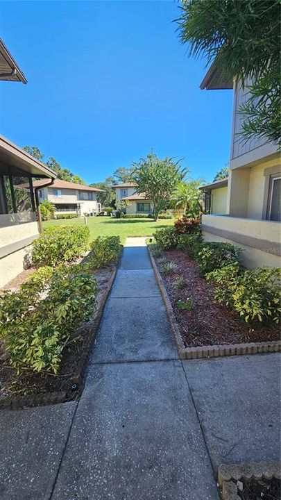 待售: $165,000 (2 贝兹, 1 浴室, 853 平方英尺)