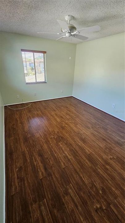 待售: $165,000 (2 贝兹, 1 浴室, 853 平方英尺)