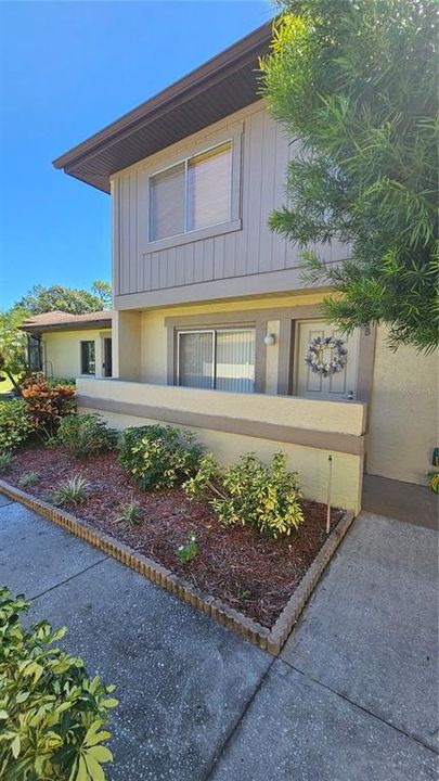 待售: $165,000 (2 贝兹, 1 浴室, 853 平方英尺)