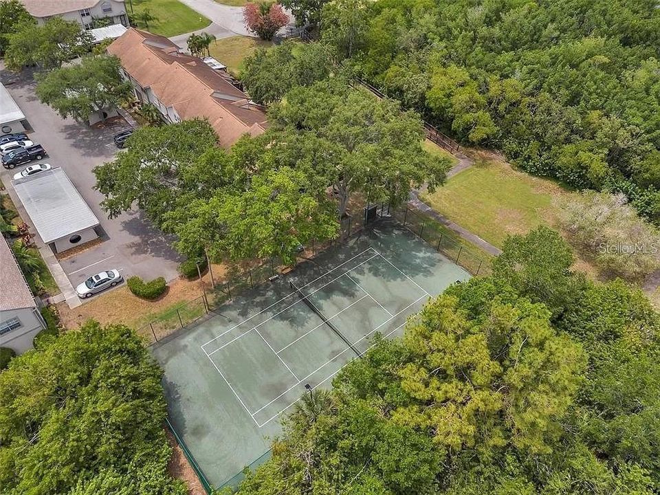 待售: $165,000 (2 贝兹, 1 浴室, 853 平方英尺)