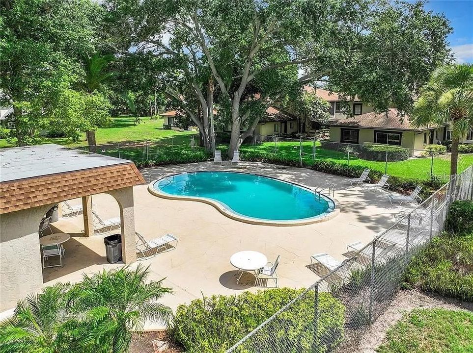 待售: $165,000 (2 贝兹, 1 浴室, 853 平方英尺)