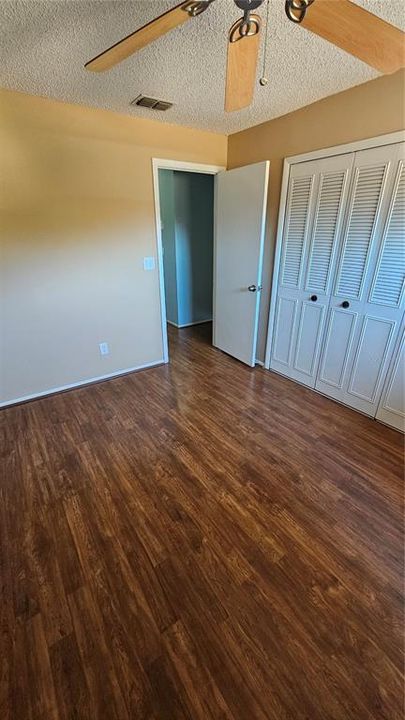 待售: $165,000 (2 贝兹, 1 浴室, 853 平方英尺)