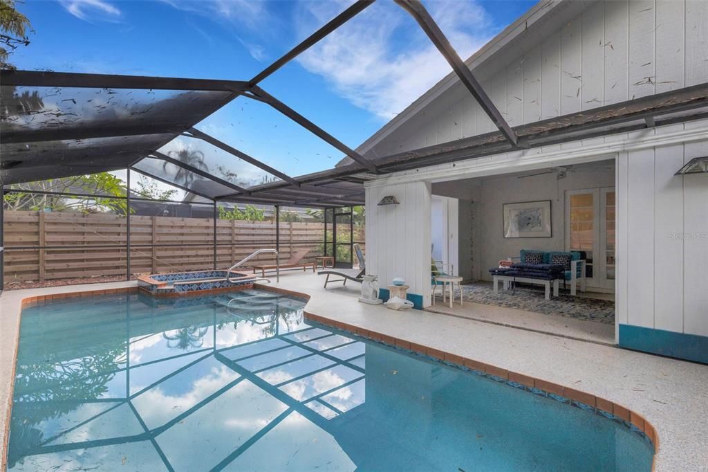 Activo con contrato: $589,900 (2 camas, 2 baños, 1719 Pies cuadrados)