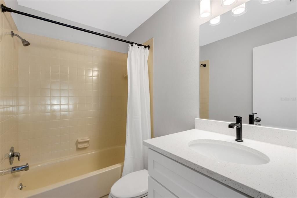 Activo con contrato: $589,900 (2 camas, 2 baños, 1719 Pies cuadrados)