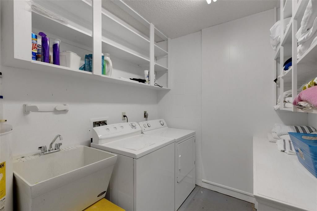 Activo con contrato: $589,900 (2 camas, 2 baños, 1719 Pies cuadrados)