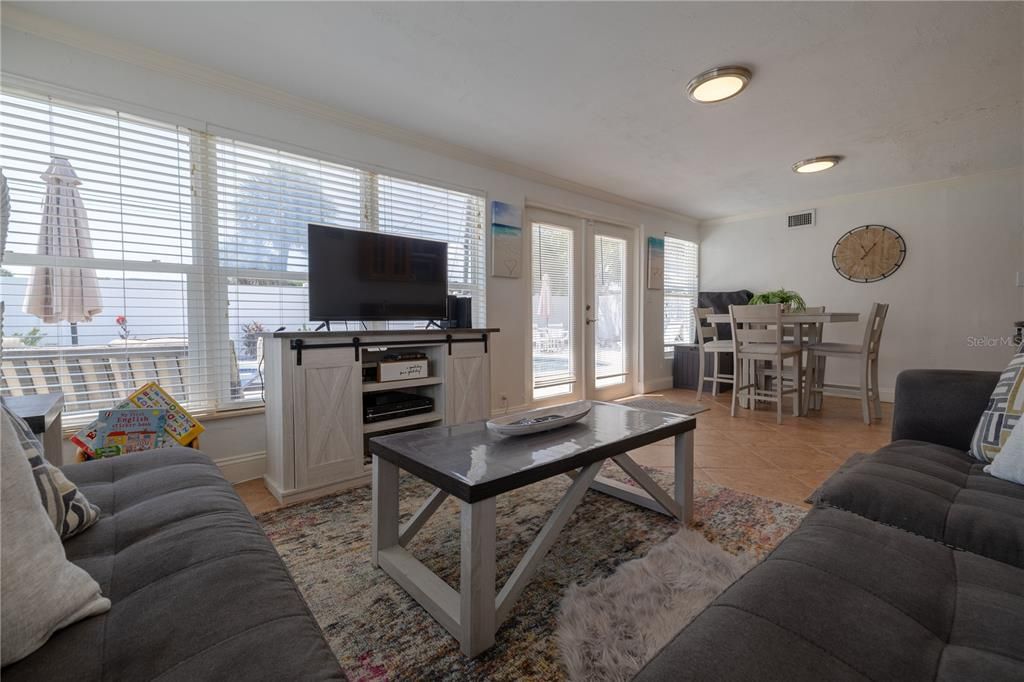 出租: $5,000 (3 贝兹, 2 浴室, 1558 平方英尺)