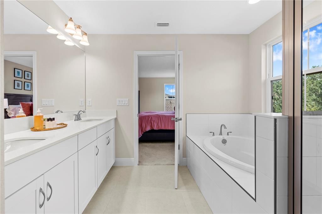 For Sale: $615,000 (5 beds, 3 baths, 3442 Square Feet)