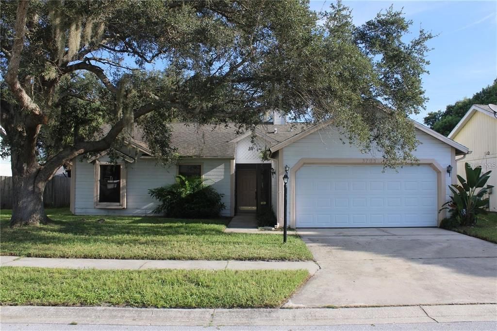 Recently Rented: $2,200 (3 beds, 2 baths, 1245 Square Feet)