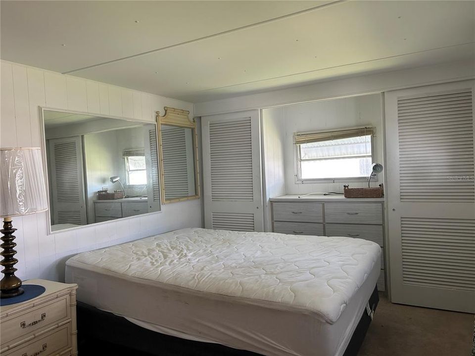 For Sale: $134,000 (2 beds, 1 baths, 900 Square Feet)