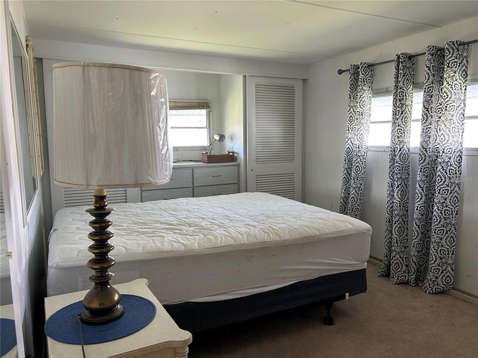 For Sale: $134,000 (2 beds, 1 baths, 900 Square Feet)