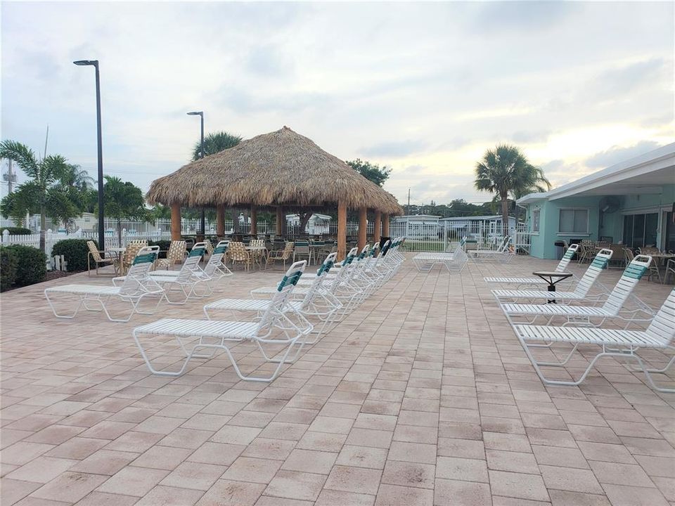 For Sale: $134,000 (2 beds, 1 baths, 900 Square Feet)