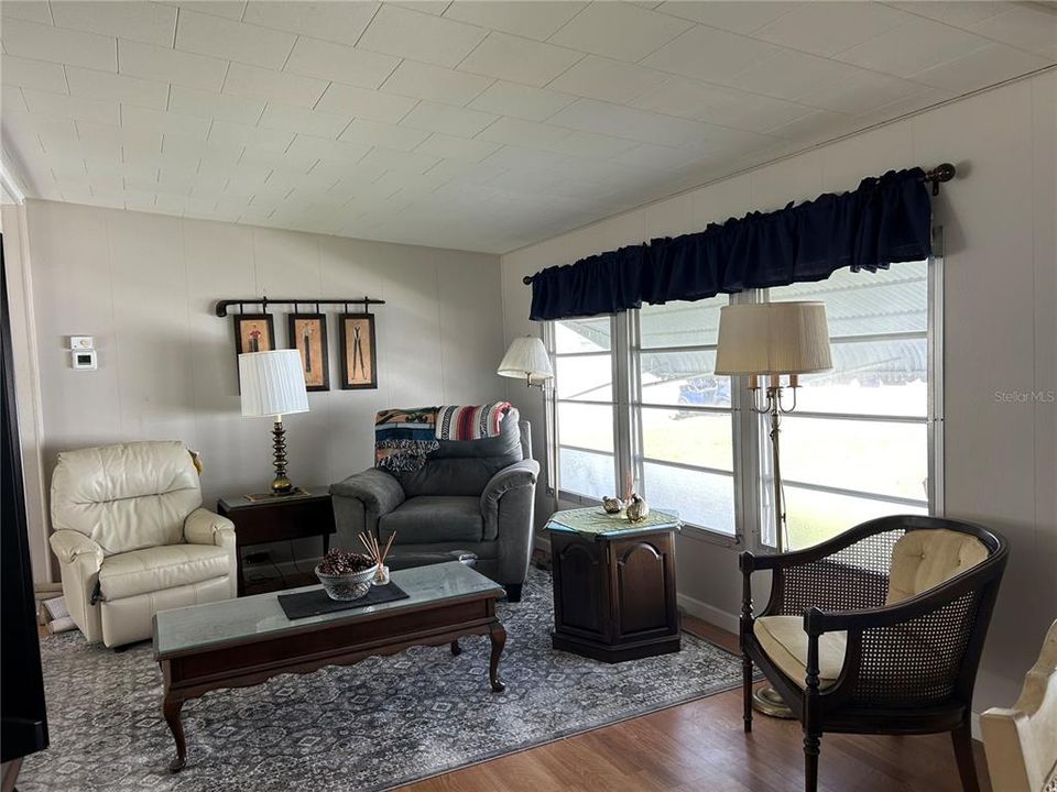 For Sale: $134,000 (2 beds, 1 baths, 900 Square Feet)