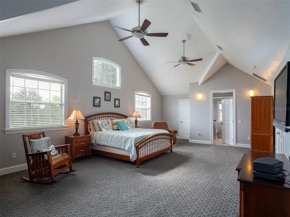 For Sale: $4,595,000 (4 beds, 3 baths, 4873 Square Feet)