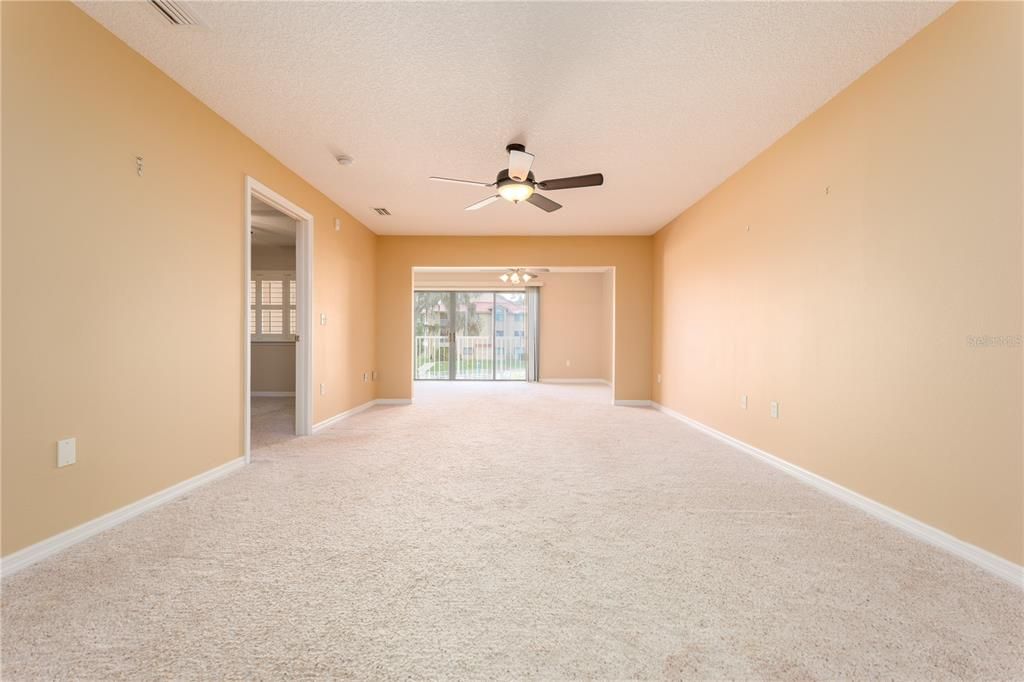 For Sale: $294,999 (2 beds, 2 baths, 1168 Square Feet)