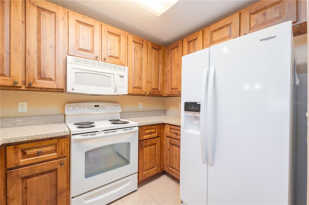 For Sale: $294,999 (2 beds, 2 baths, 1168 Square Feet)