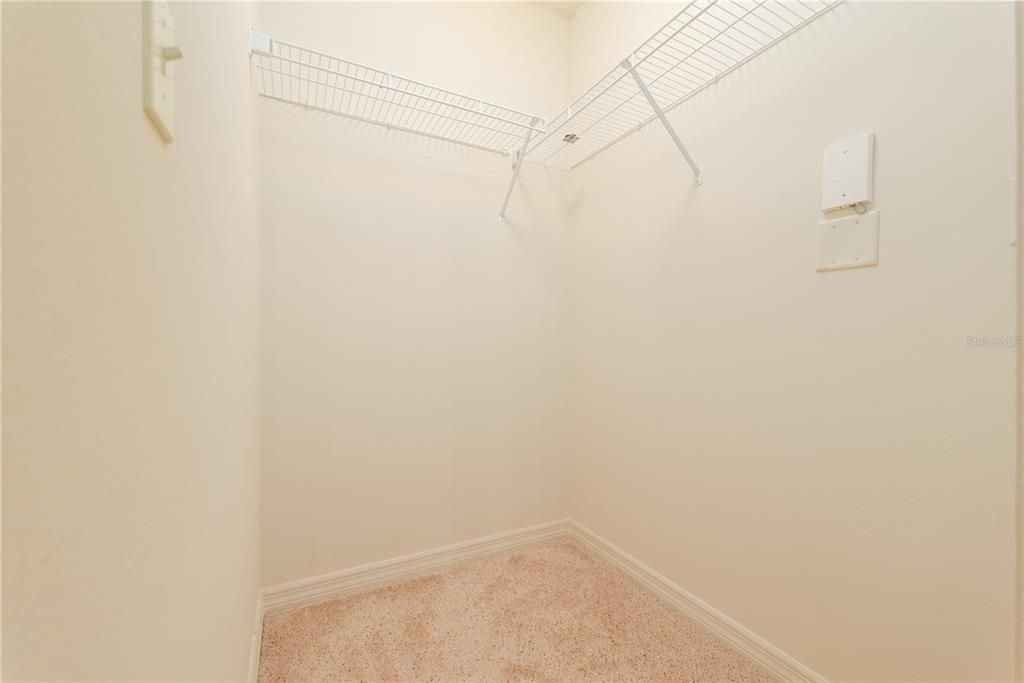 For Sale: $294,999 (2 beds, 2 baths, 1168 Square Feet)