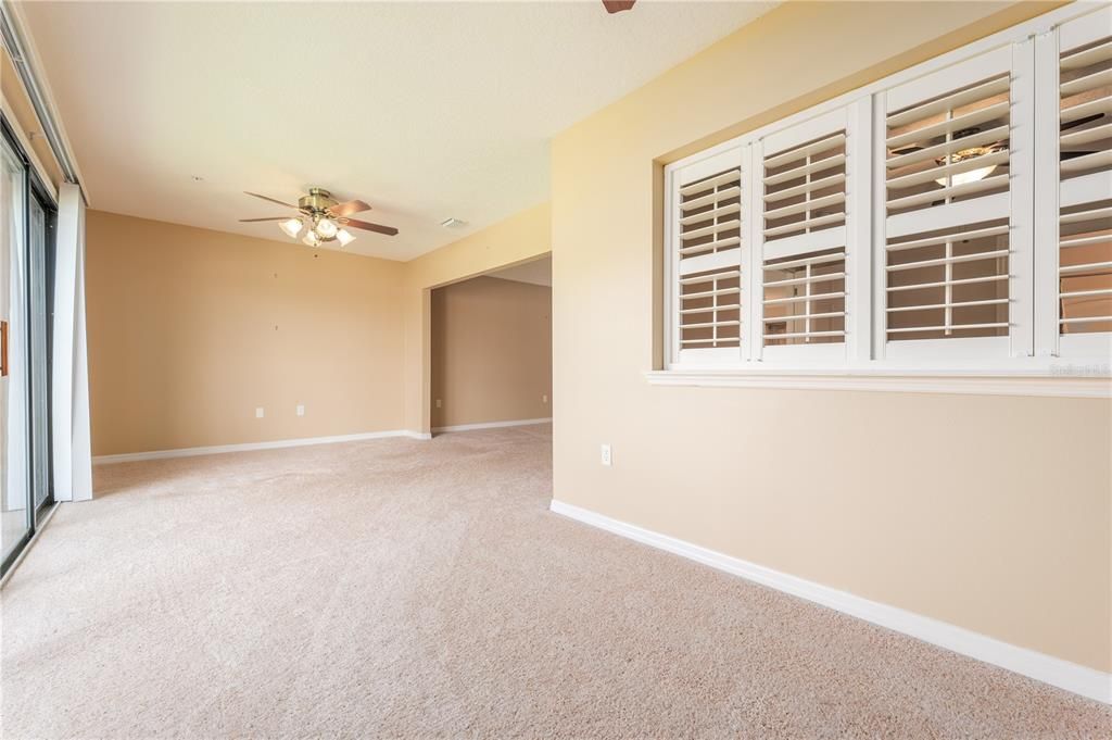 For Sale: $294,999 (2 beds, 2 baths, 1168 Square Feet)