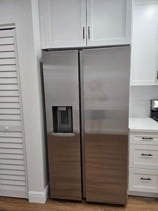 Active With Contract: $1,800 (1 beds, 1 baths, 1060 Square Feet)