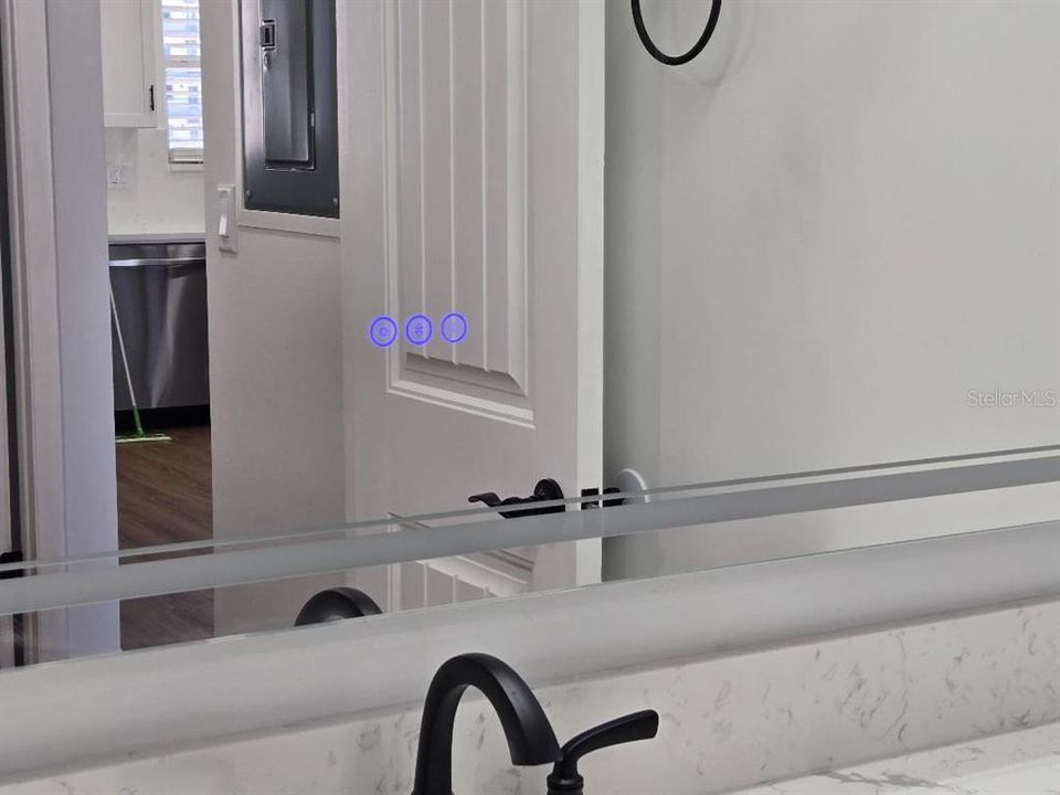 Active With Contract: $1,800 (1 beds, 1 baths, 1060 Square Feet)