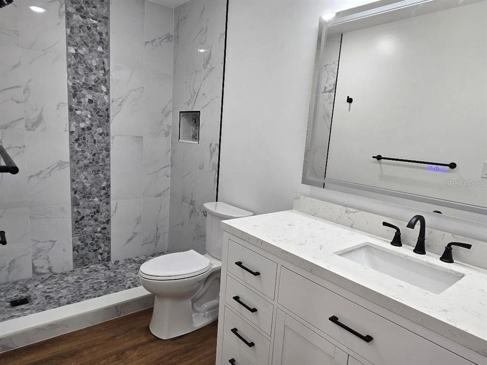 Active With Contract: $1,800 (1 beds, 1 baths, 1060 Square Feet)