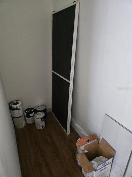 Active With Contract: $1,800 (1 beds, 1 baths, 1060 Square Feet)