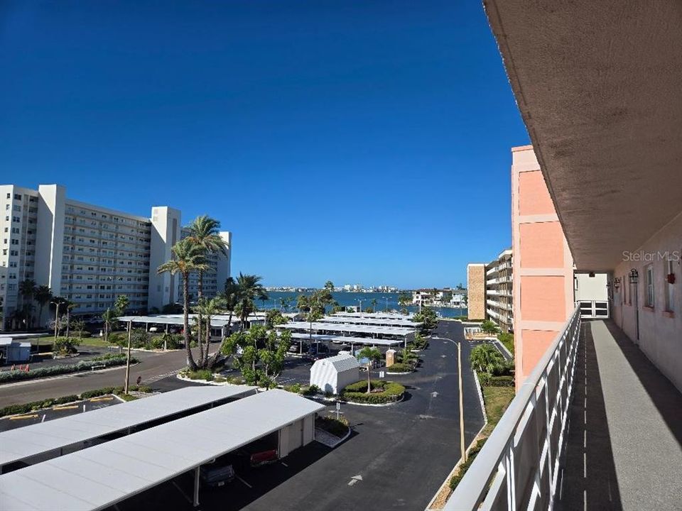 Active With Contract: $1,800 (1 beds, 1 baths, 1060 Square Feet)