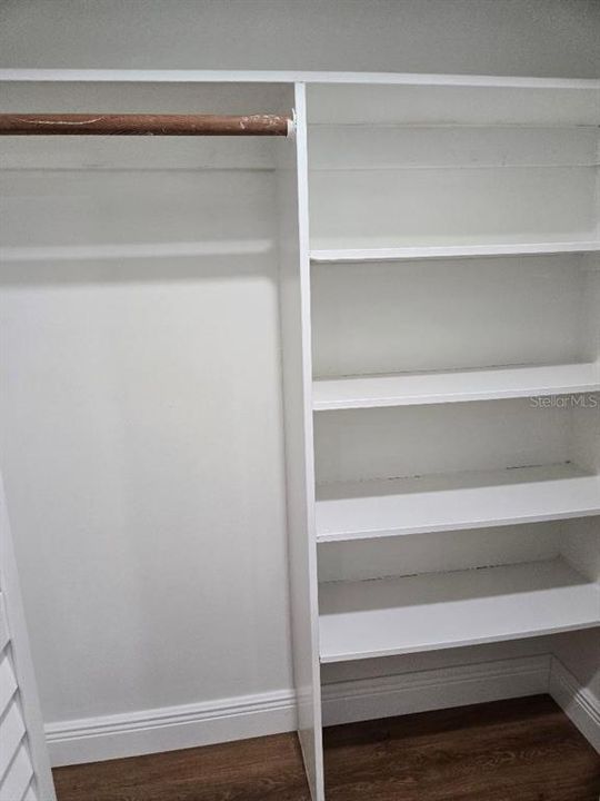 Active With Contract: $1,800 (1 beds, 1 baths, 1060 Square Feet)