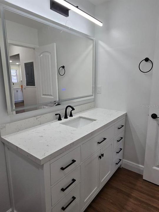 Active With Contract: $1,800 (1 beds, 1 baths, 1060 Square Feet)