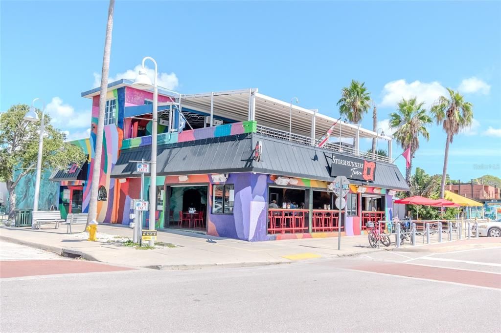 Active With Contract: $1,800 (1 beds, 1 baths, 1060 Square Feet)