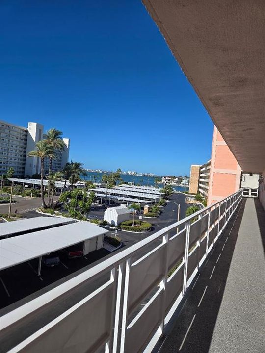 Active With Contract: $1,800 (1 beds, 1 baths, 1060 Square Feet)